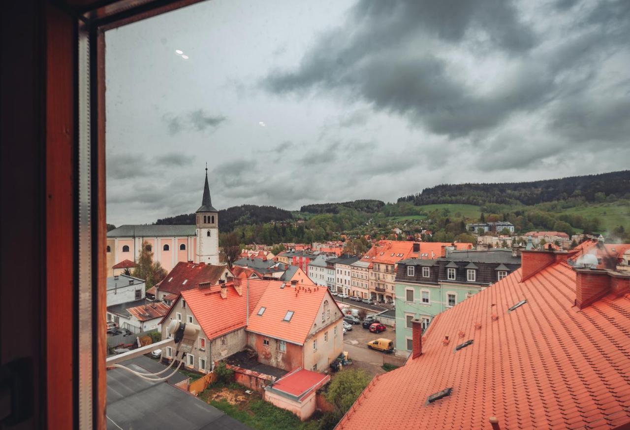 Duzy Apartament Duszniki-Zdroj Duszniki Zdrój Exteriör bild